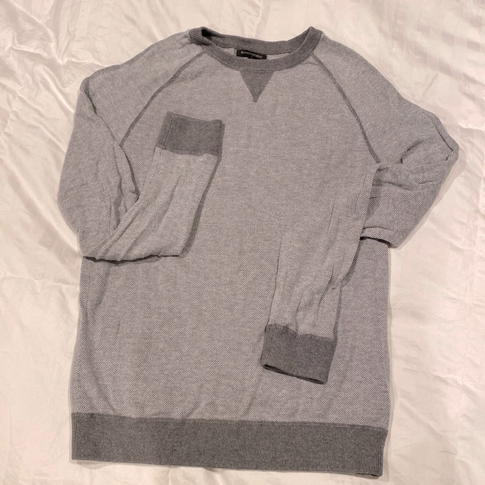 Grey crewneck sweater